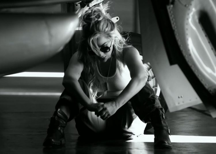 Lady Gaga ปล่อยเพลงประกอบภาพยนตร์ Top Gun: Maverick